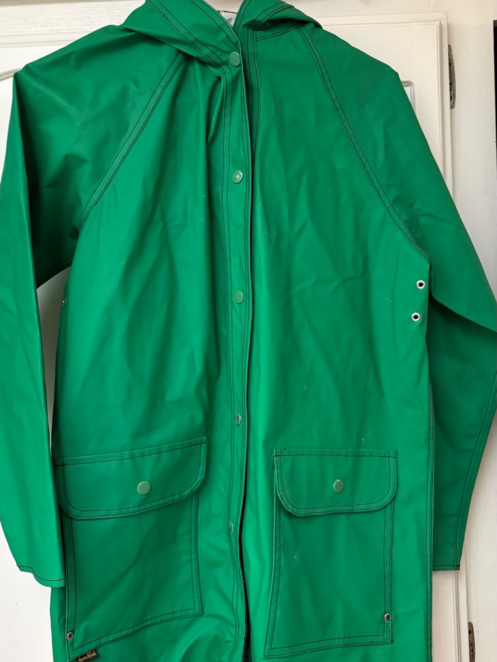 Women’s Hooded Green Raincoat with Front Pockets